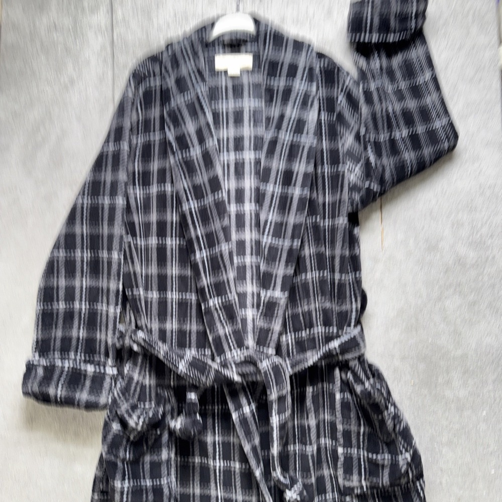 Tommy Bahama Mens Robe S/M Black‎ Gray White Plaid Plush Belted House Coat